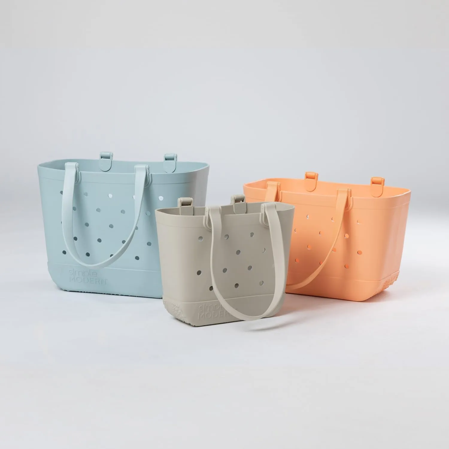 Simple Modern Extra-Large Beach Bag | Waterproof Getaway Rubber Tote with Zipper Pocket for Travel, Pool, Boat, Groceries, Sports | Sea Glass Sage