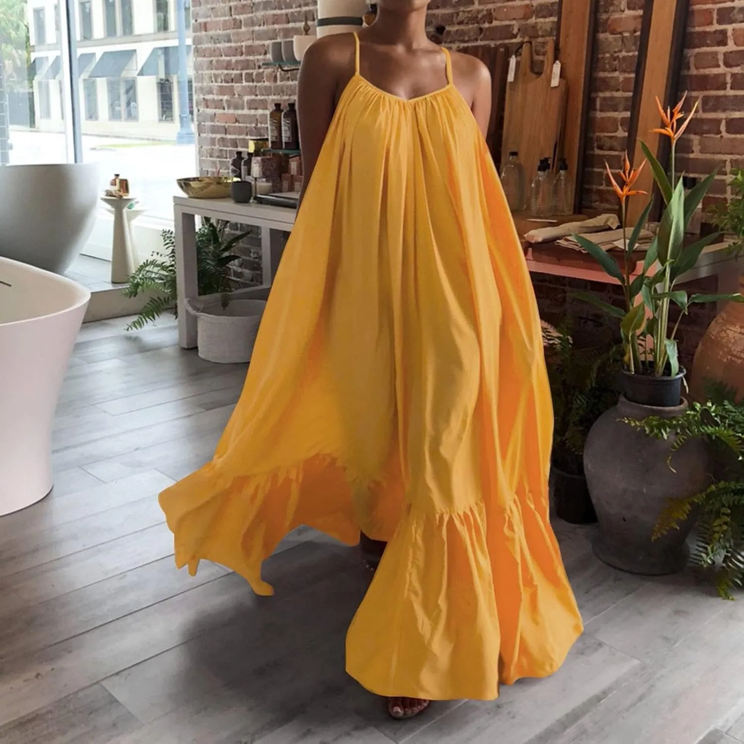Spaghetti Strap Dresses for Women Plus Size Sleeveless Summer Casual Flowy Dress Ruffle Hem Swing Midi Sundress