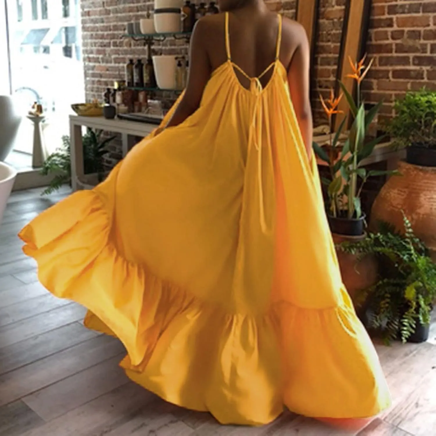 Spaghetti Strap Dresses for Women Plus Size Sleeveless Summer Casual Flowy Dress Ruffle Hem Swing Midi Sundress