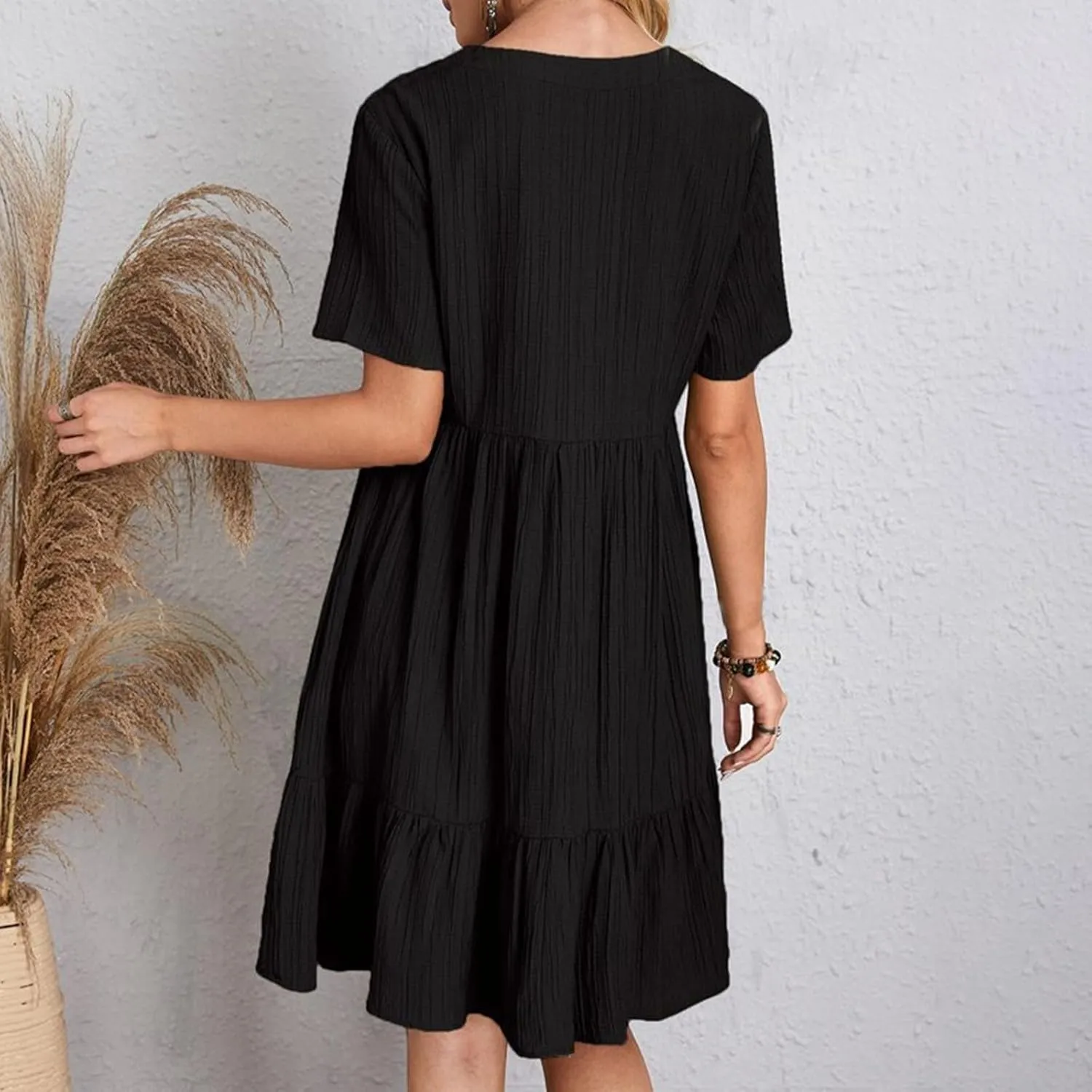 Summer Dresses for Women 2025 Trendy Short Sleeve Pleated Midi Dress Casual Flowy V Neck Elegant Beach Sundresses